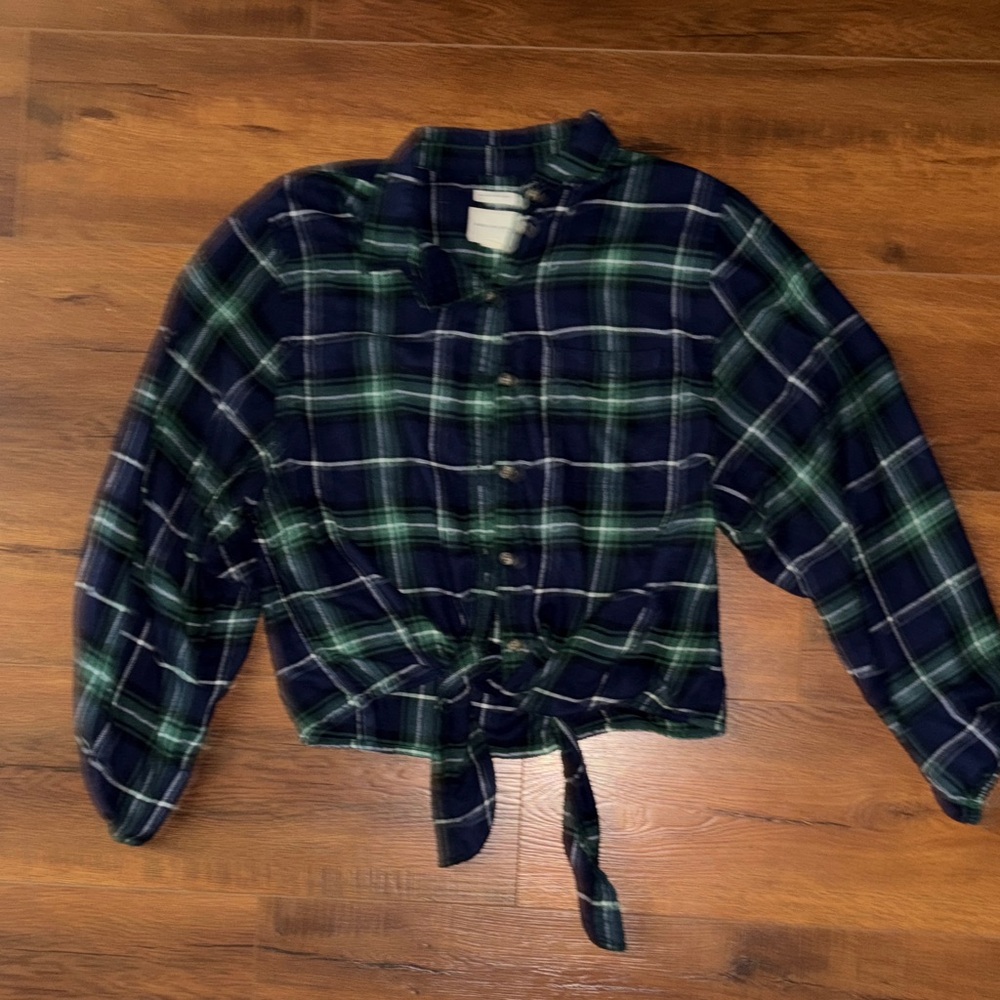 American Eagle Plaid Tie-Front Shirt